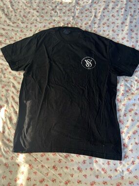 VICTORIAS SECRET Black Short-Sleeve Graphic Crewneck T-Shirt
